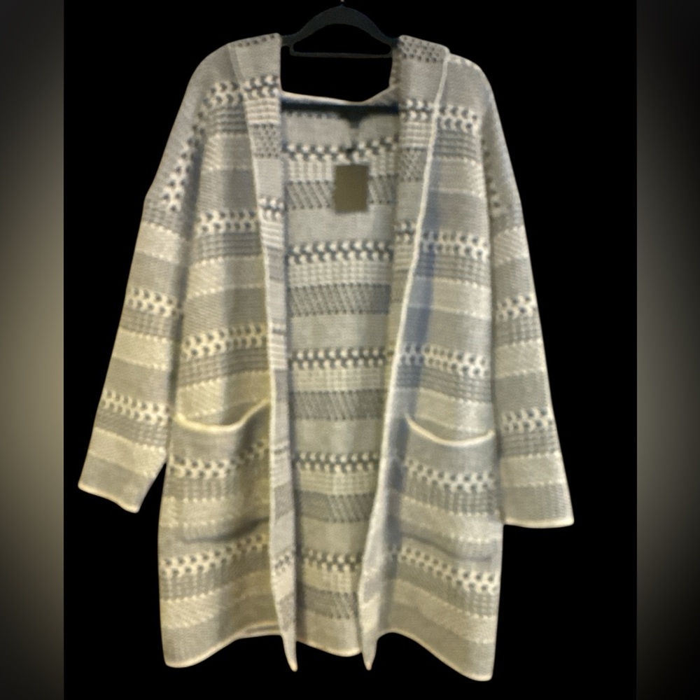 STITCH FIX FATE WHITE AND BLACK TEXTURED SWEATER CARDIGAN. Size - XL BNWT